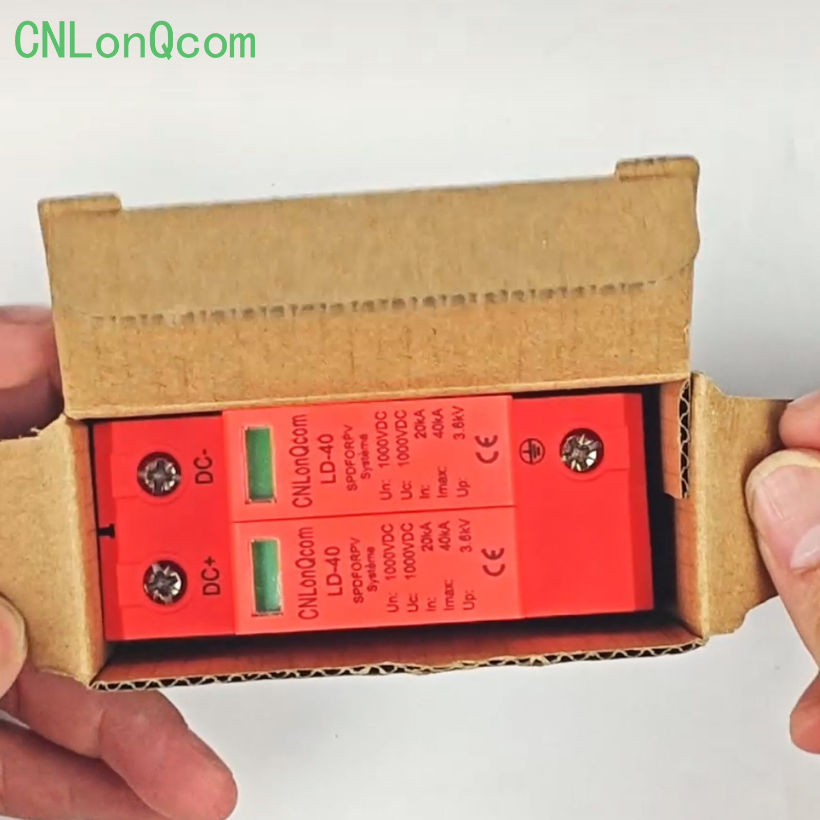 CNLonQcom toont de LD-40 2P 1000V zonne-DC-overspanningsbeveiliging